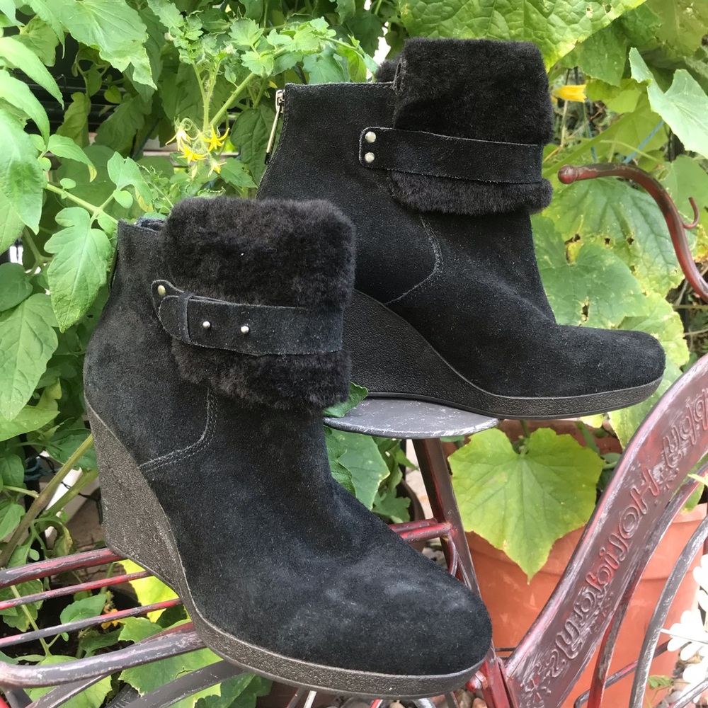 Women's UGG Antonia Black Suede Sheepskin Cuffed Wedged Boots